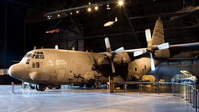 Lockheed AC-130-H AC130H C-130 Gunship Azrael Desktop Wood New Model Small 1/130