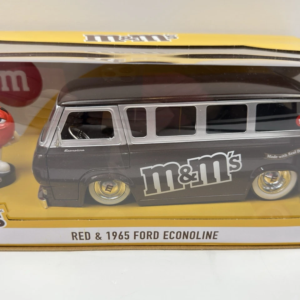 JADA TOYS M&M’s Red Character y Ford Econoline 1965 furgoneta fundida a presión 1:24 2021 nueva en caja Foto 4 de 4