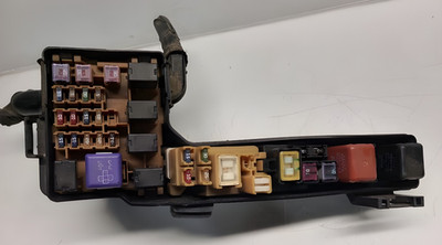 2000-2002 Toyota Avalon Engine Fuse Box Assembly OEM