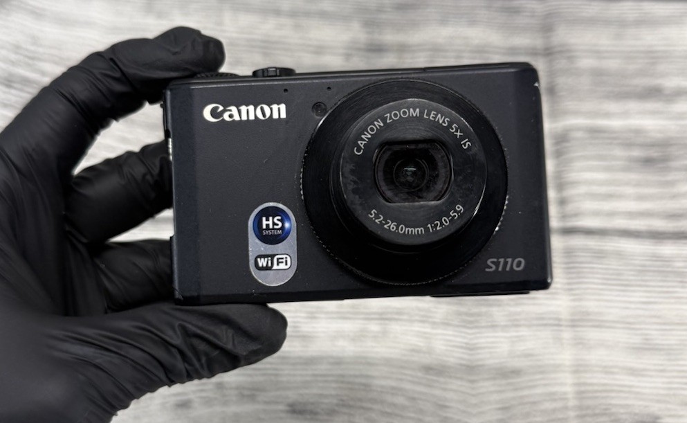 Canon PowerShot S110 Digital Camera FOR PARTS / AS-IS NOT TESTED