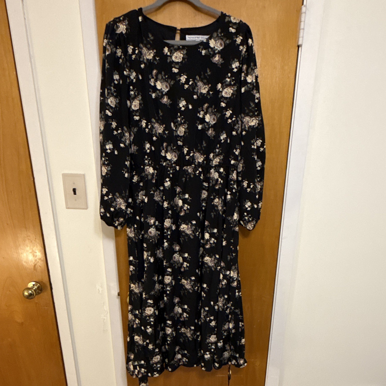 The Main Street Exchange Women’s 1X Black Floral Fit & Flare Midi Dress