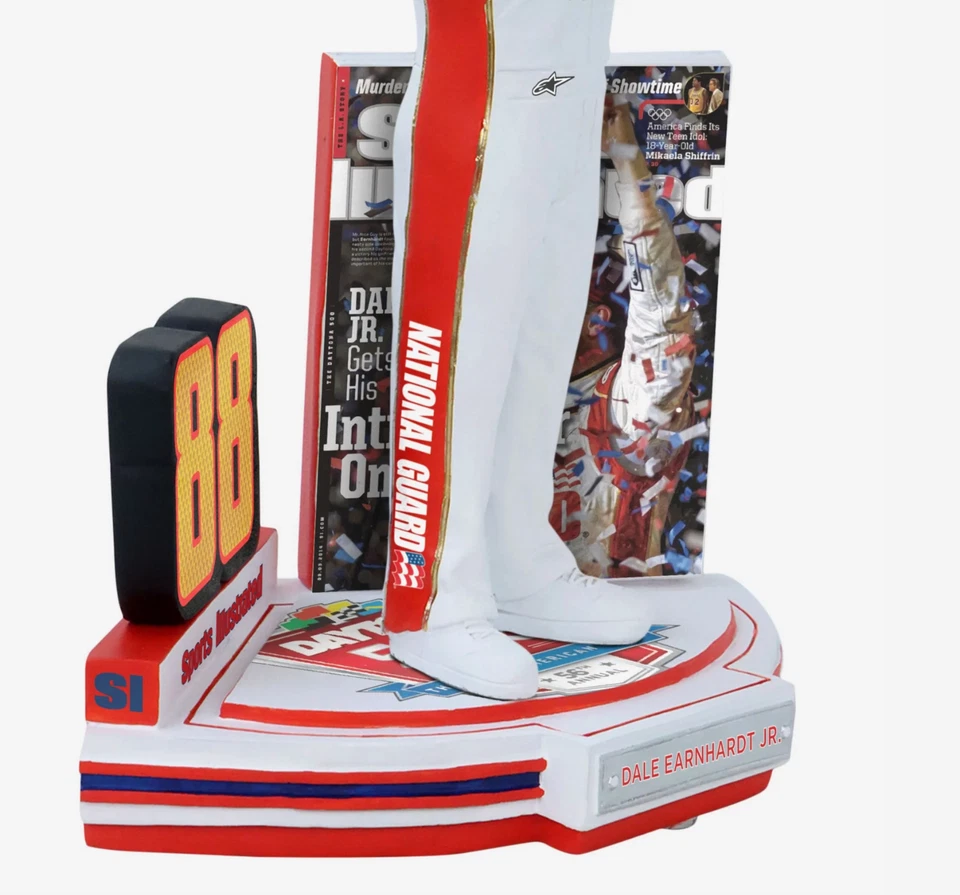 Dale Earnhardt Jr NASCAR obtiene su intimidador en bobblehead ilustrado deportivo Foto 3 de 4
