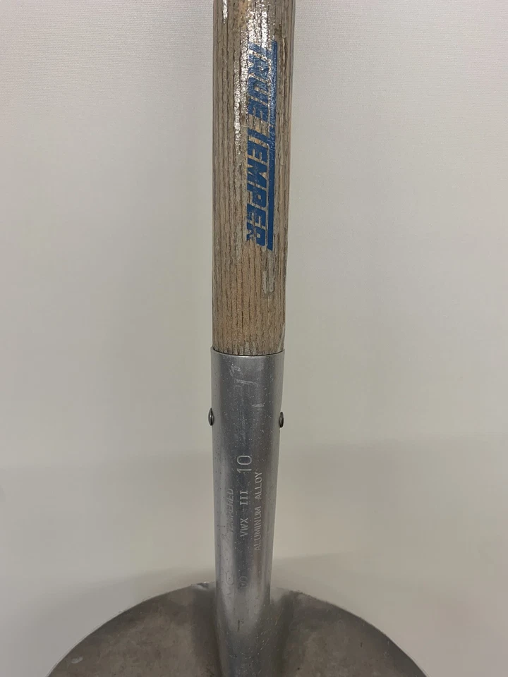 True Temper #10 Aluminum Scoop with D-Handle and Hardwood Handle- VWX III - Image 4 of 4