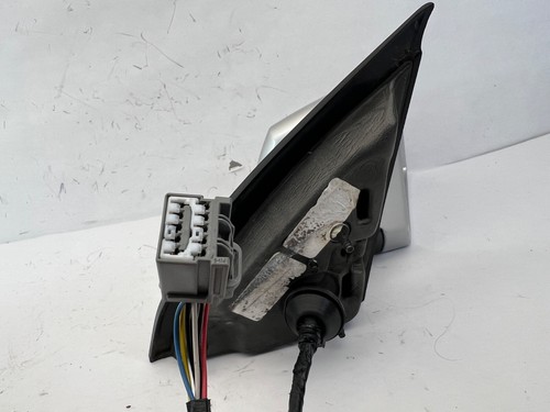 2009-14 Chevrolet Traverse Passenger Right Mirror w/ turn signal silver - Picture 5 of 5
