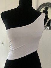 Tank top size m Adjustable back straps color white top new with out tag - Gift