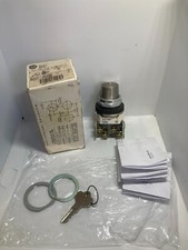 ALLEN BRADLEY 800T-J631A SELECTOR SWITCH 3-POS SPRG RET 1NO/1NC SERIES T NIB