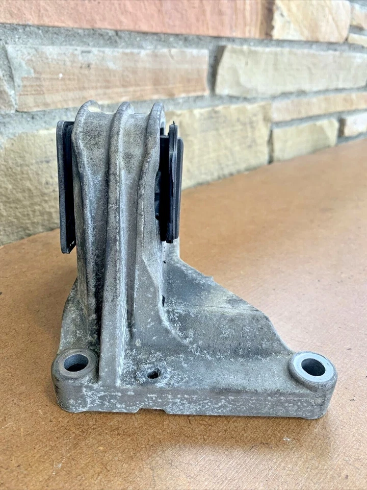 2003-2007 Volvo XC70 V70 Upper Engine Mount Torque Arm 30680770 OEM - Image 3 of 4