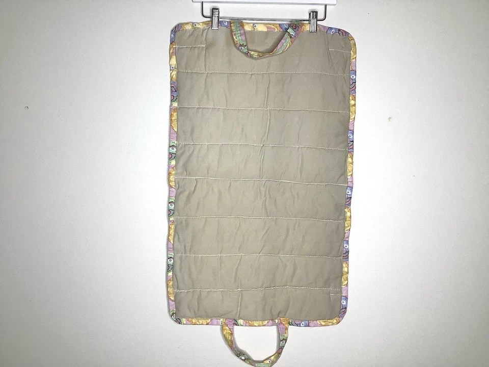 Cambiador de pañales vintage hecho a mano de Plaza Sésamo para bebé  Foto 3 de 4