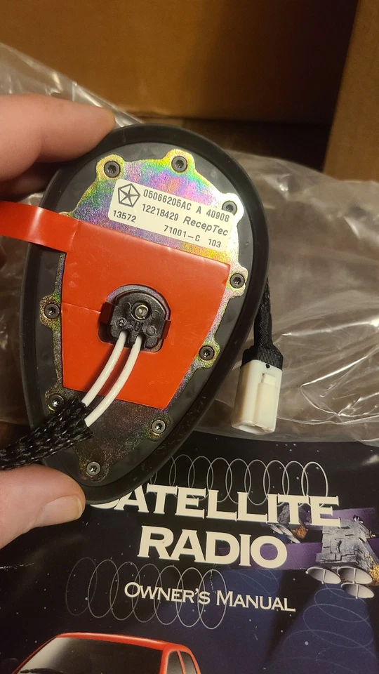 Chrysler 300/Dodge Magnum Mopar Surius 2004-2008 módulo receptor de satélite sin usar, en caja Foto 2 de 4