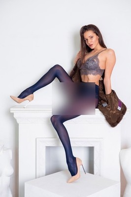 Beauty Female Posing Model Girl Pantyhose legs thighs tights hot PHOTO PRINT 4x6