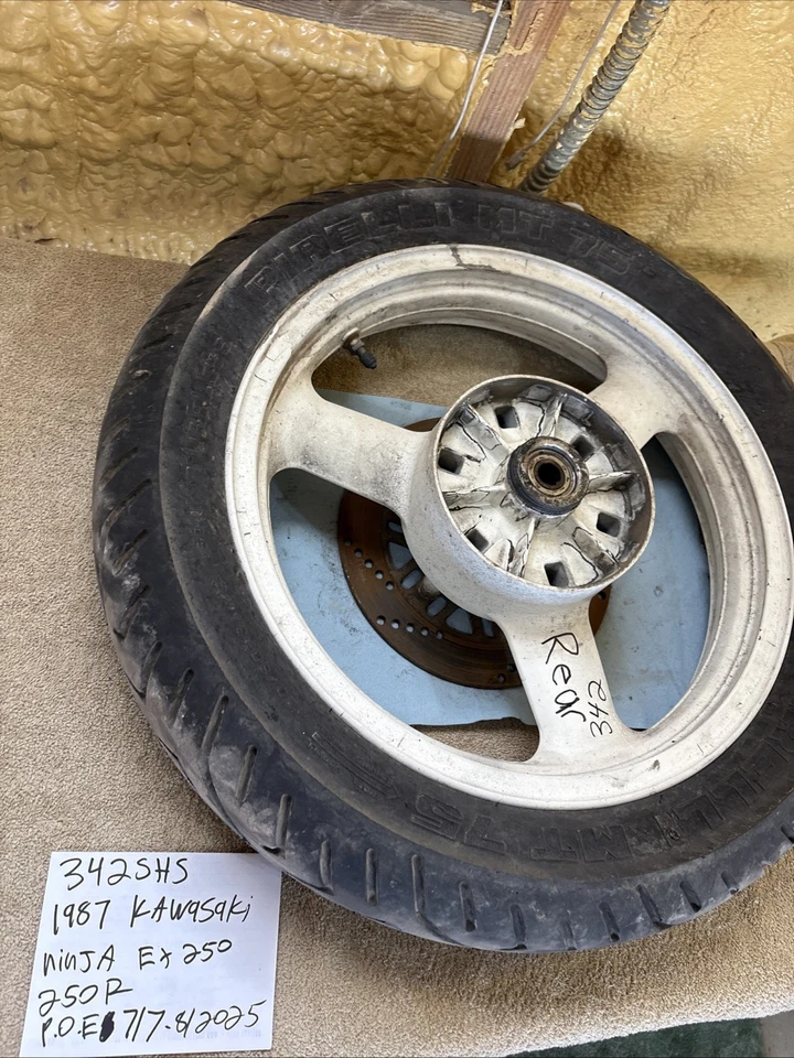 Conjunto de llanta trasera Kawasaki Ninja 250 R 1987 342 Foto 2 de 4