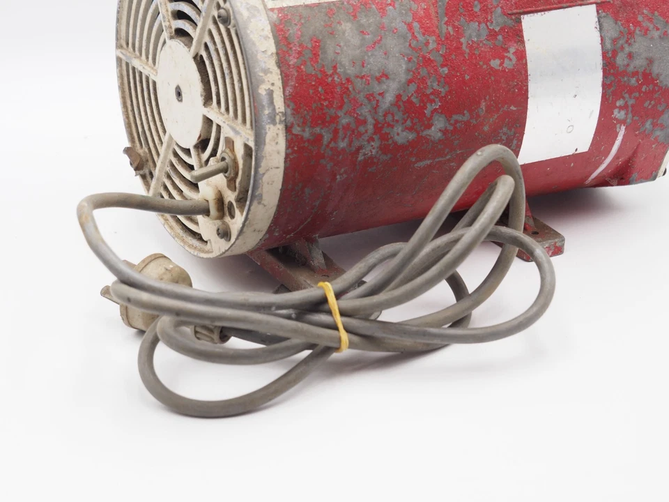 Vintage Sprayit THOMAS INDUSTRIES WOB PISTON Air Compressor 1/3 HP Made in USA - Image 2 of 4