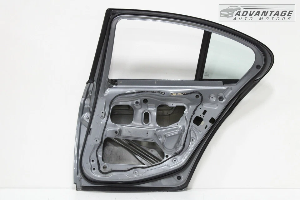 BMW 535I XDRIVE F10 2011-2016 panel de cubierta de puerta trasera derecha OEM Foto 2 de 4