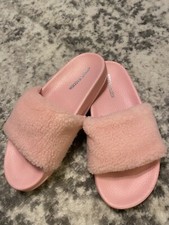 NWT Girl s Steve Madden Blush Pink Faux Fur Slides Casual Flats Slip-on Shoes 4
