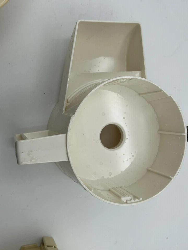 Cuisinart LPP Little Pro Food Processor/Juicer with Accessories - Image 4 of 4