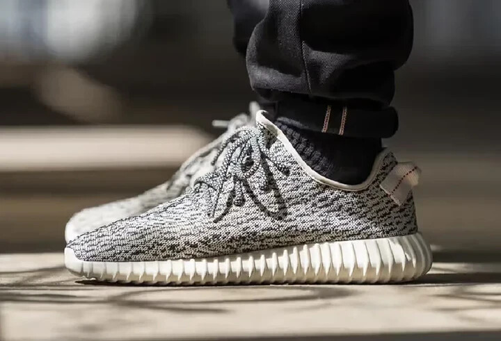 Size 7.5 - adidas Yeezy Boost 350 Low Turtle Dove for sale  display picture 3