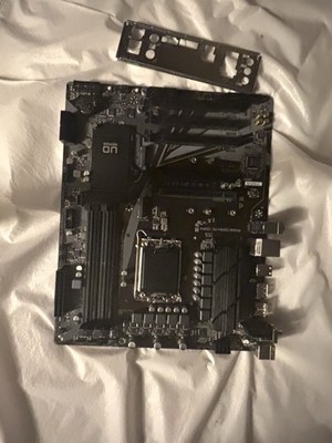 Gigabyte 970A-DS3P FX Desktop AMD FX-8350 16GB GeForce GT Win 10 White