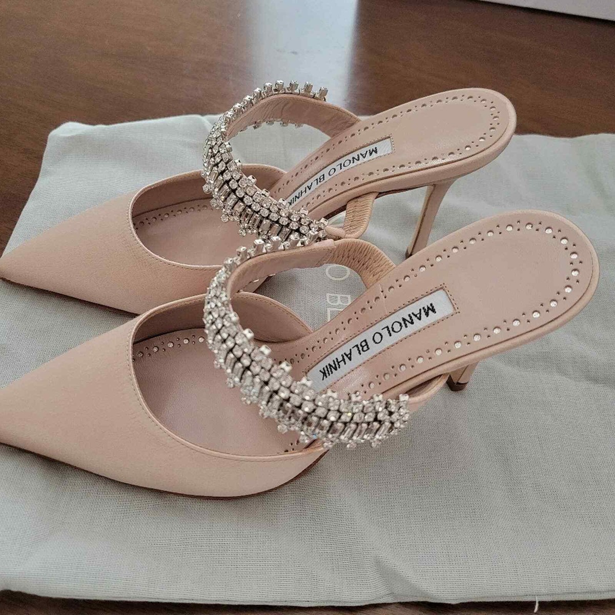 Lily MANOLO BLAHNIK スリングバック ミュール 35 Lily様専用 MANOLO BLAHNIK スリングバック ミュール 35 - メルカリ