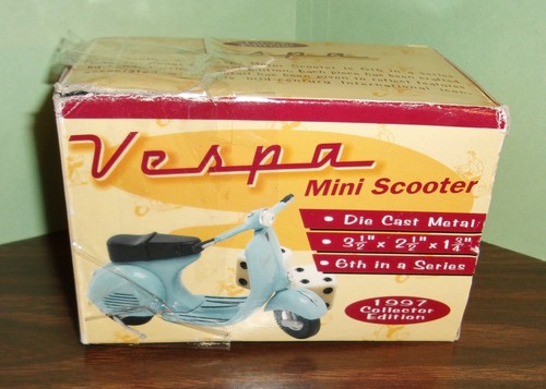 1997 Xonex Die Cast Limited Edition Blue Vespa Scooter Moped 6th in the Series - Picture 16 of 23