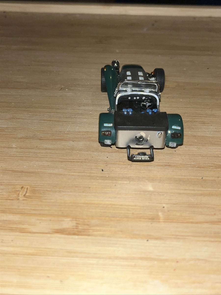 Vanguards Gold 1/43 Scale VG003151G - Caterham Super Seven - Green