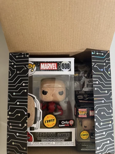 Funko POP Marvel Deadpool Gamer Chase Gamestop Exclusive Box (Complete)