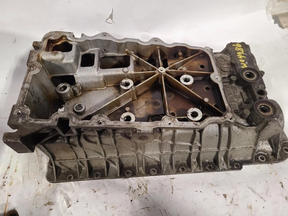 Oil Pan Fits 02-06 SPRINTER 2500 2077144 - Image 2 of 4