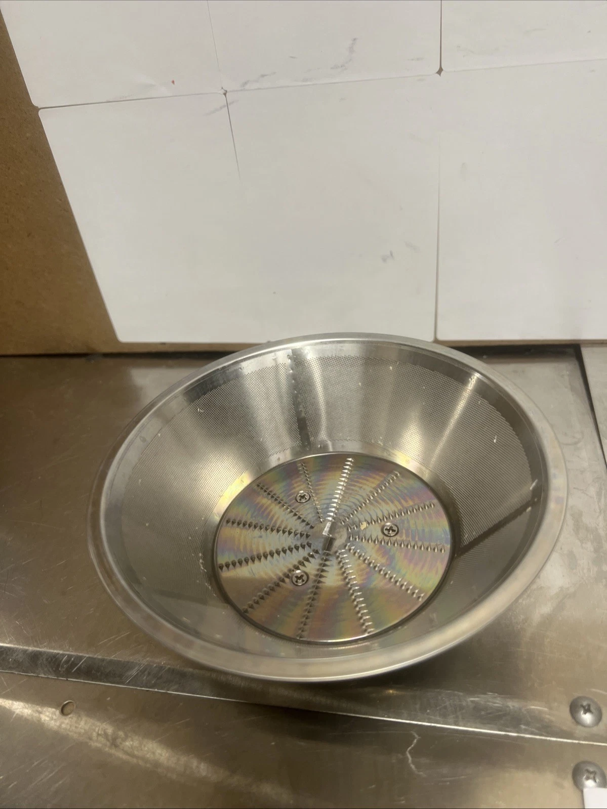 ( Extractor Juicer ) Lakeland Large Feed Juicer Model: 26919
