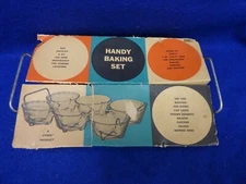 VTG PYREX HANDY BAKING SET ORIGINAL PACKAGE #463-R 6 GLASS CUPS METAL TRAY USA