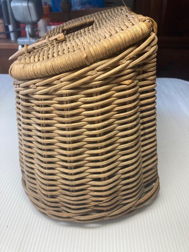 Antique Wicker Basket Fishing Creel. No Strap. - Imagen 4 de 11