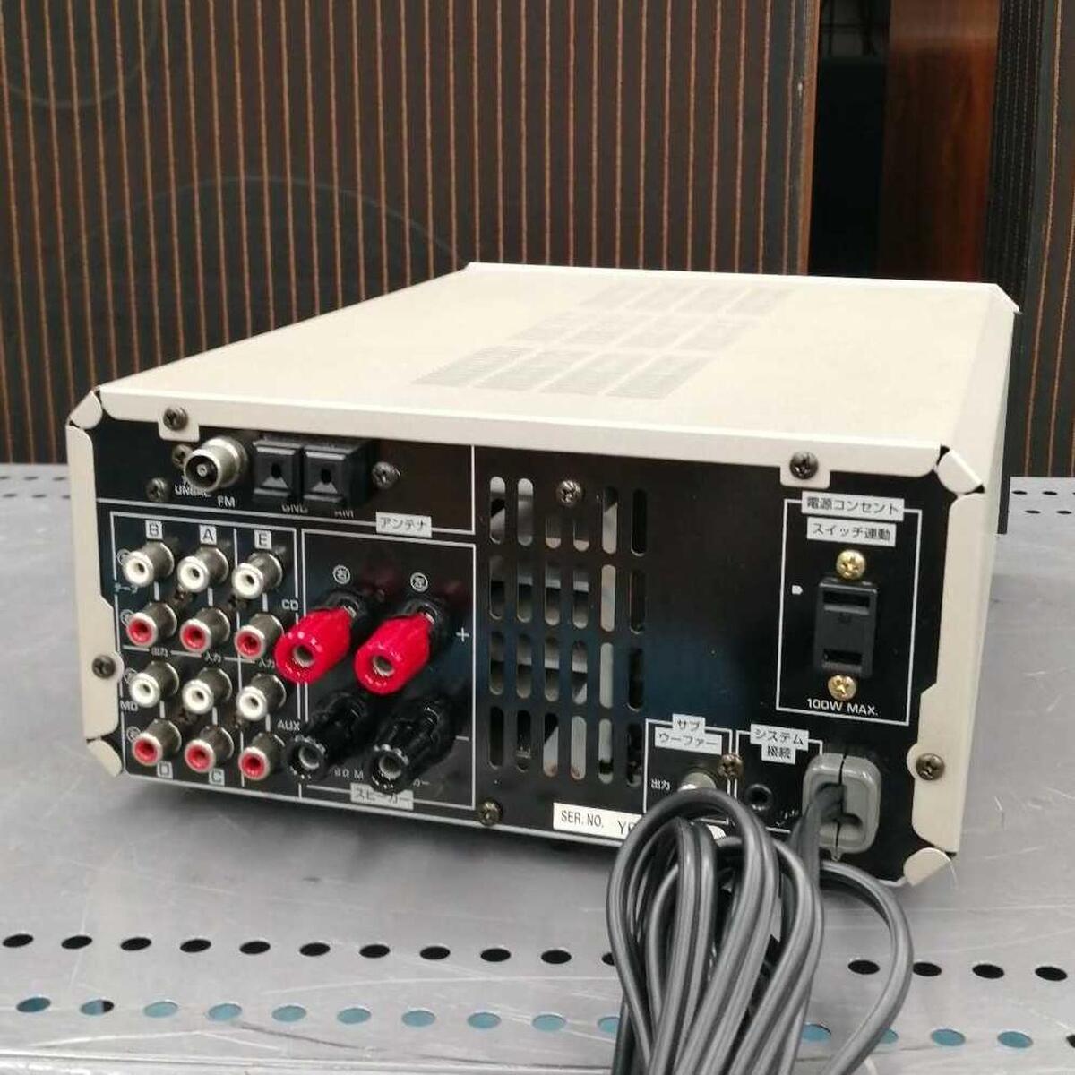 YAMAHA RX-E100 | Natural Sound Stereo Receiver in Good YAMAHA RX-E100 | Natural Sound Stereo Receiver in Good