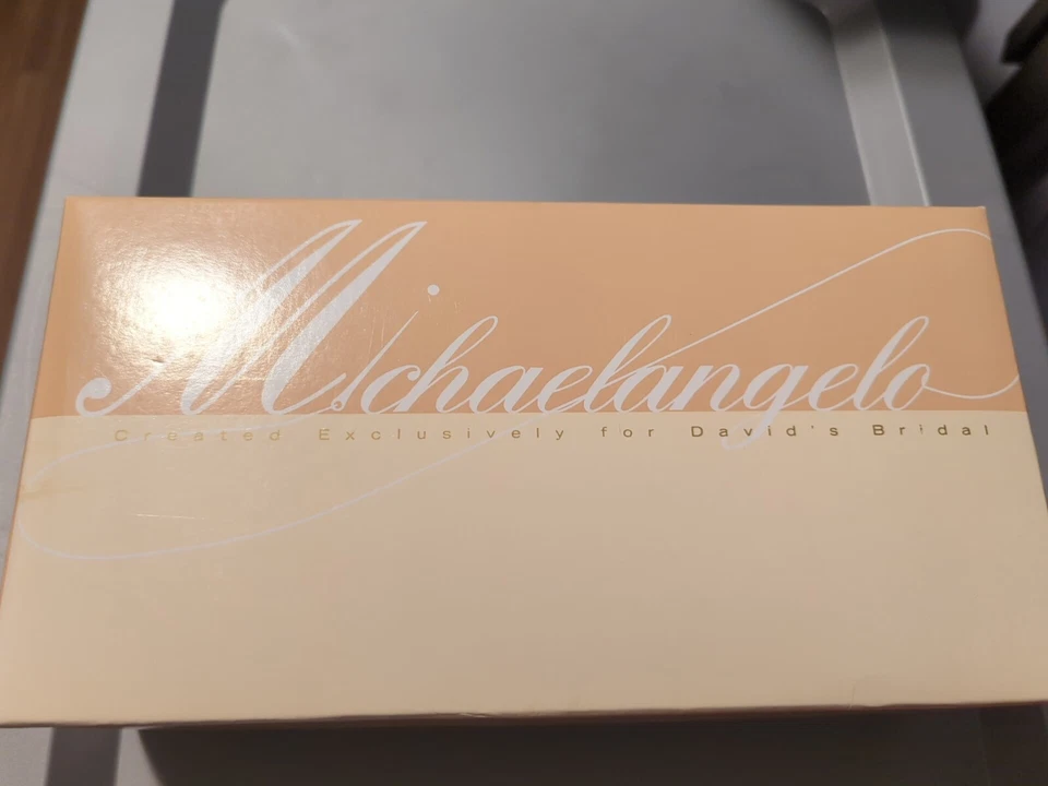 David’s Bridal Heels Azelea Size 7. - Image 3 of 4