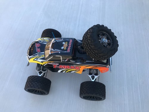 RC TRAXXAS TIRE STAND - Picture 10 of 11
