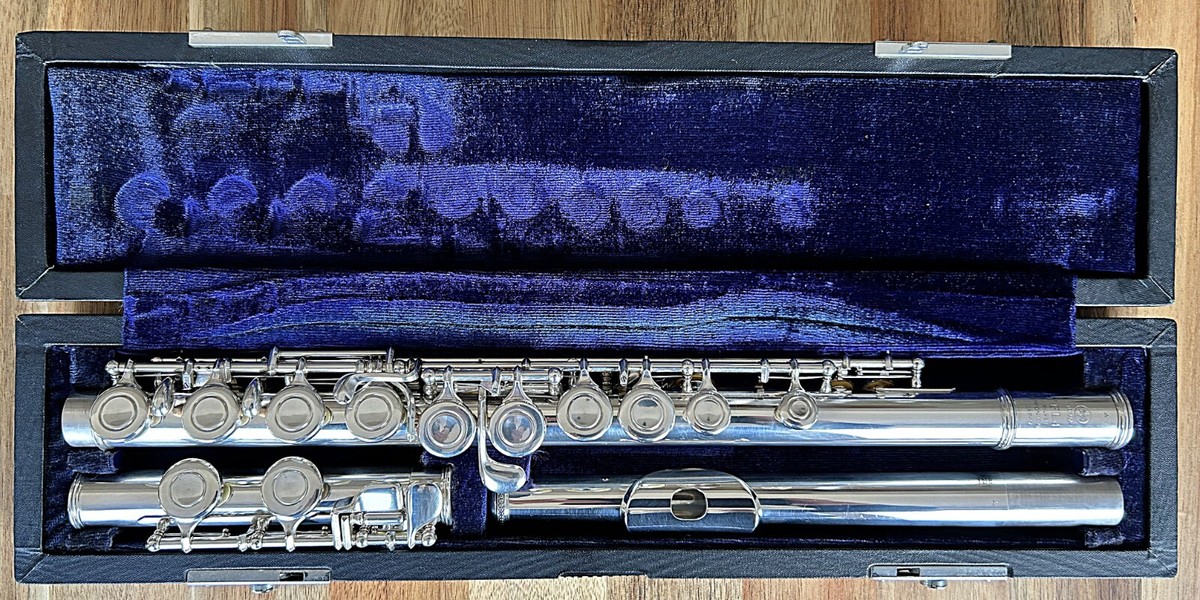 Yamaha Yfl-43 Silver closed-Hole flute - offset G, split E & C