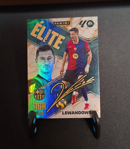 2025-26 MGK Lewandowski ELITE POWER Barcelona PANINI Megacracks