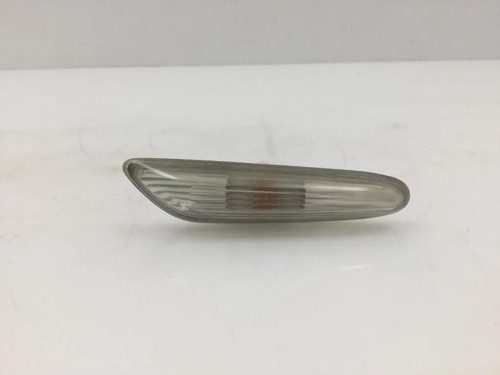 BMW 5 E60 Kotflügelblinker vorne rechts 8382104 3.00 Diesel 2004 32841827