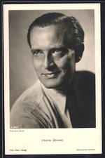 Schauspieler Hans Stüwe lächelnd über Schulter schauend, Ansichtskarte 