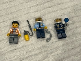 LEGO CITY 60137 Tow Truck Trouble Complete With Instructions And Mini Figures