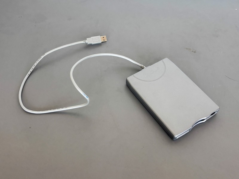 USB Portable External 1.44MB Floppy Drive Silver (BRAND 3892D223 N533)