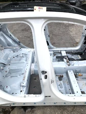 2020-2024 LINCOLN CORSAIR RIGHT PASSENGER CENTER B PILLAR BODY CLIP OEM