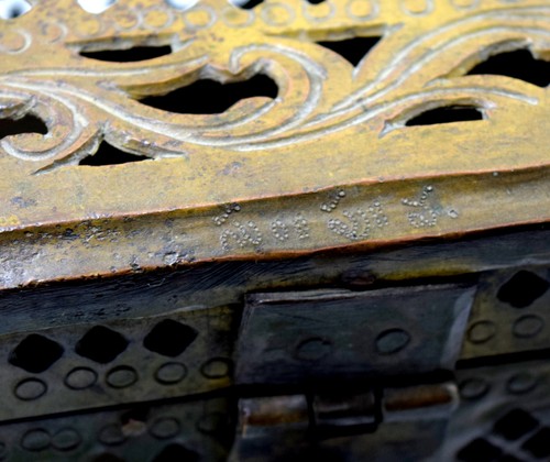 19C Antique Brass Big Betel Nut Box Floral Engraving Jali Cut Work. G7-124 - Picture 9 of 12