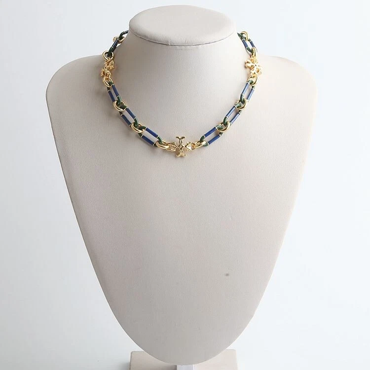 Tory Burch Roxanne Chain Short Necklace in Rolled Tory Gold and