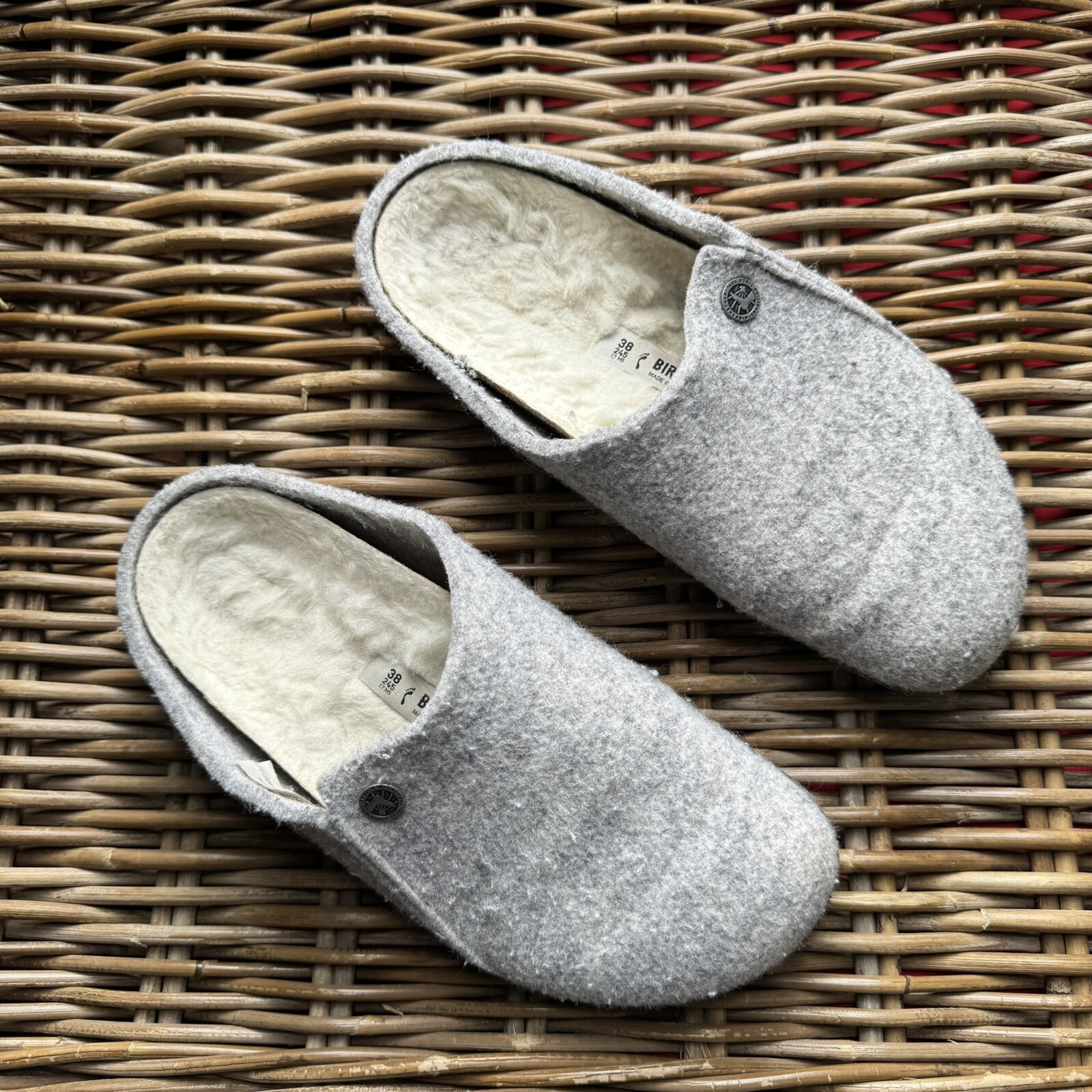 Birkenstock Zermatt Comfort Shoes Sandals Size 38 Women’s 7 Gray Wool Slippers