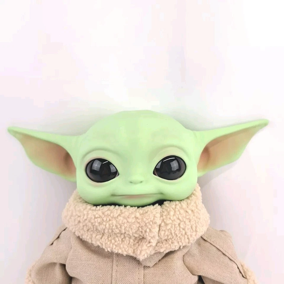 Peluche mandaloriano Star Wars Baby Yoda The Child Grogu 11 pulgadas Foto 2 de 4