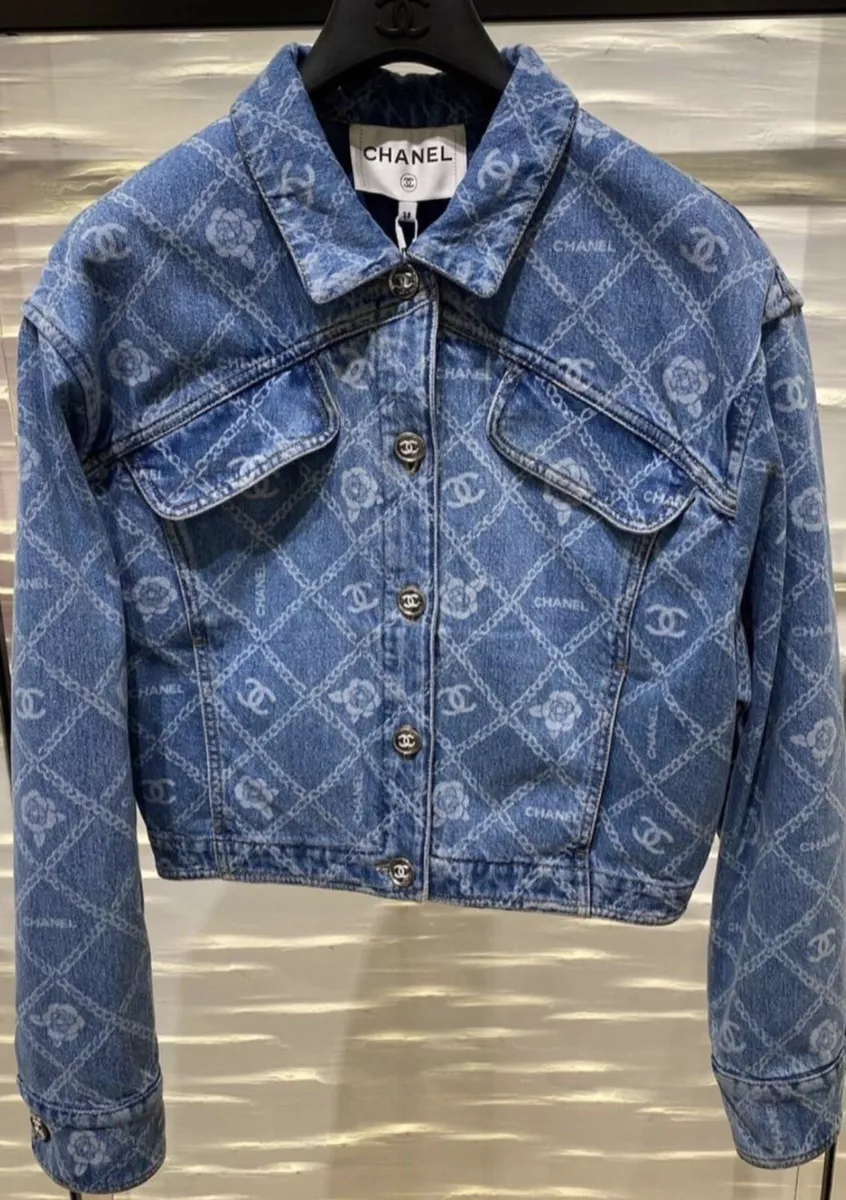 NEW Chanel 23A Blue Jeans Denim Jacket CC Logo camellia Flower Print Size 36