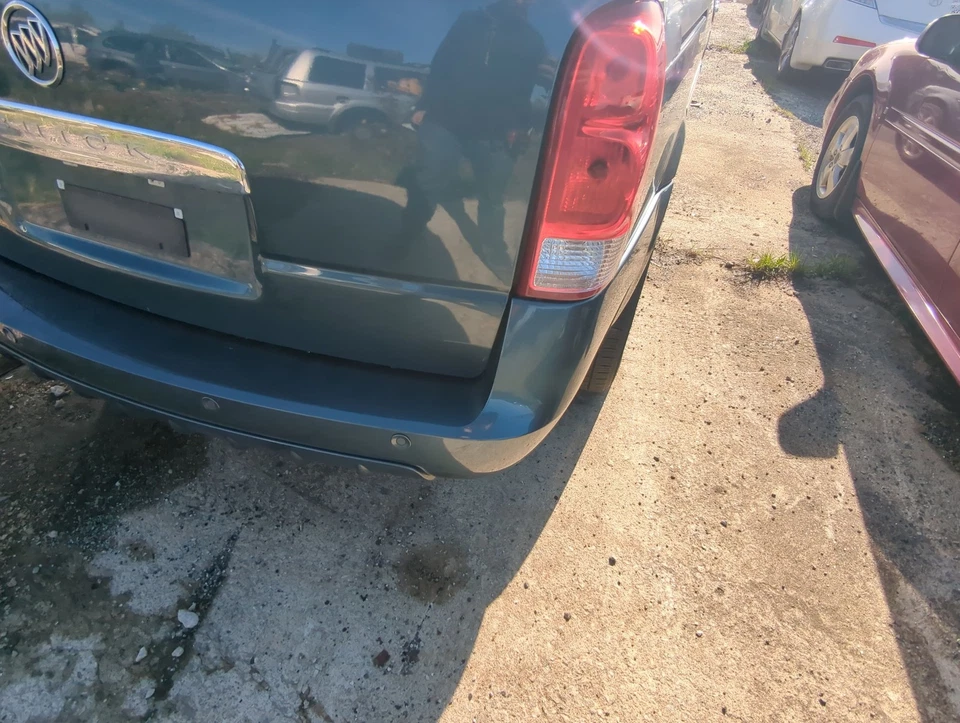 2005-2007 Buick Terraza Rear Bumper Assembly Oem AAA9T - Изображение 3 из 3