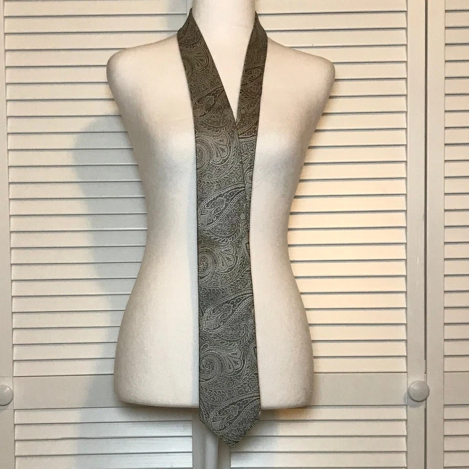 Corbata larga ancha de seda con estampado de cachemira Kirkland Signature Foto 2 de 4