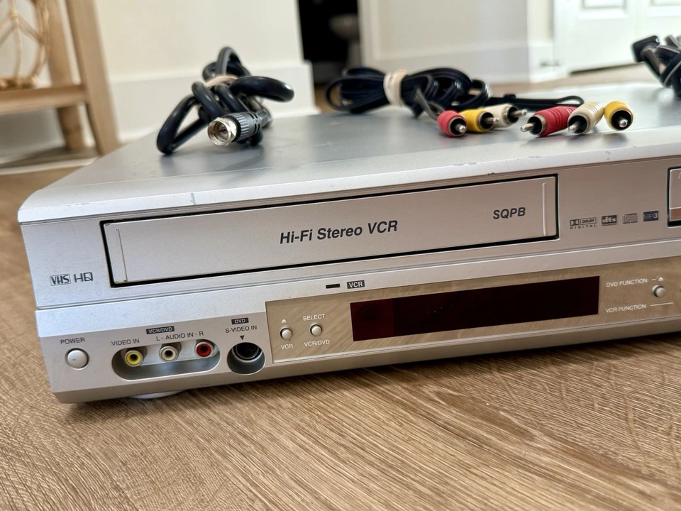 Sansui VRDVD4005 VHS Hi-Fi Reproductor Grabadora de DVD Combo VCR Sin Control Remoto Probado Funciona Foto 2 de 4