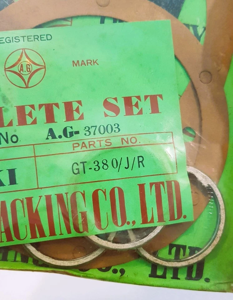 SUZUKI GT380 GT 380 ENGINE GASKET COMPLETE SET JAPAN Foto 3 de 4