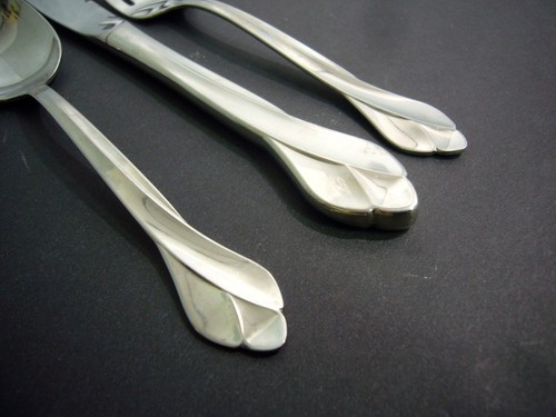 Oneida TRIBECA Stainless Flatware 3pc. soup spoon salad fork & Knife USA Glossy - Picture 2 of 3