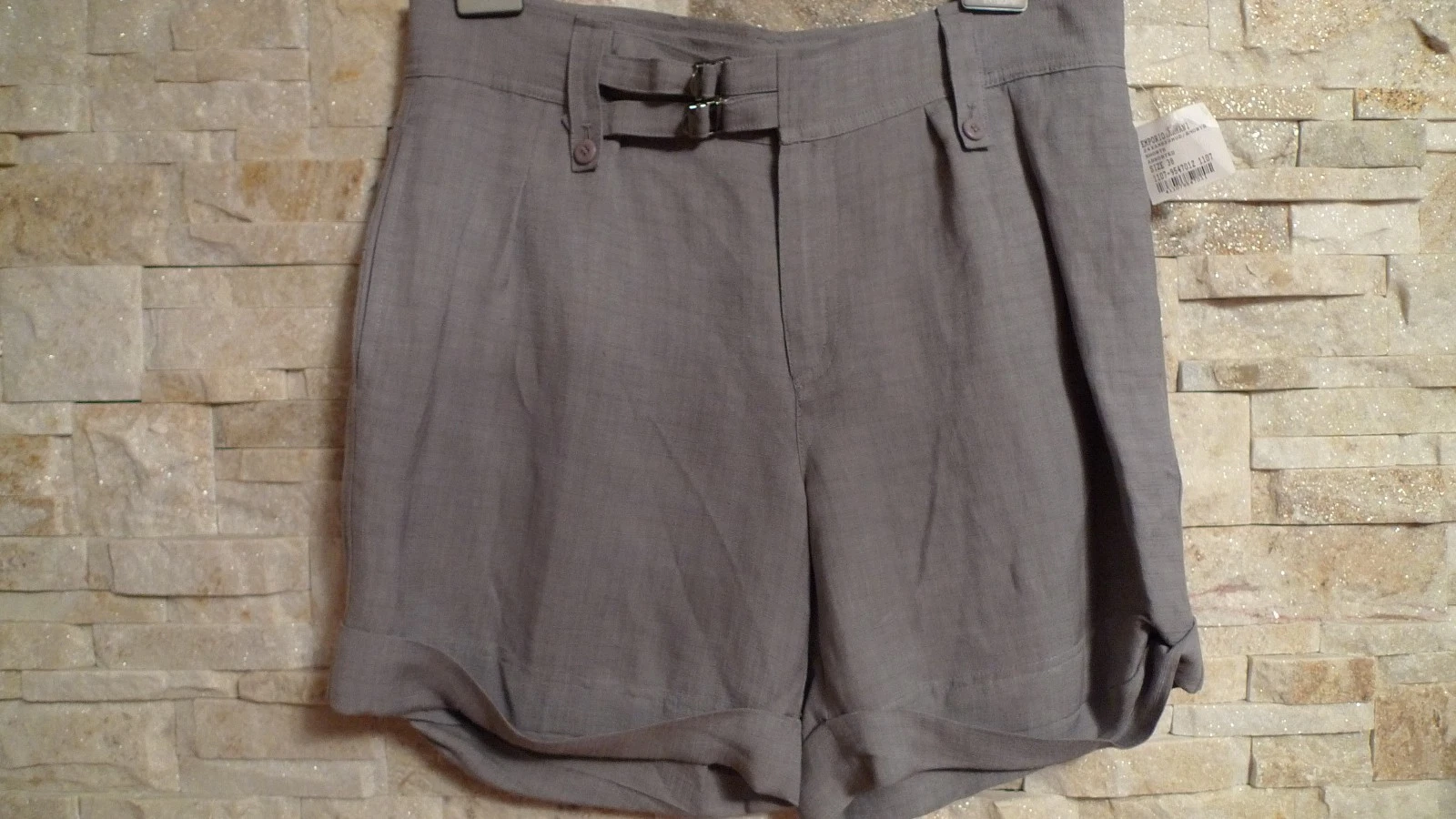 EMPORIO ARMANI JOSH LINE GREY COLOR MEN'S LINEN SHORTS ITALY SIZE 54 US 38
Opens in a new window or